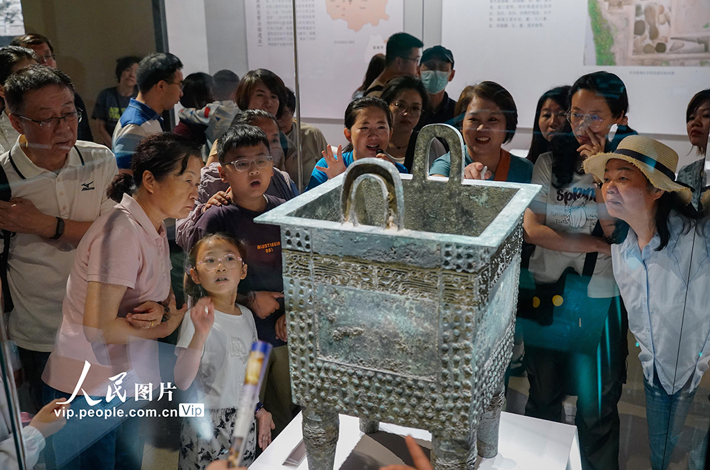 山西运城：博物馆里度假期