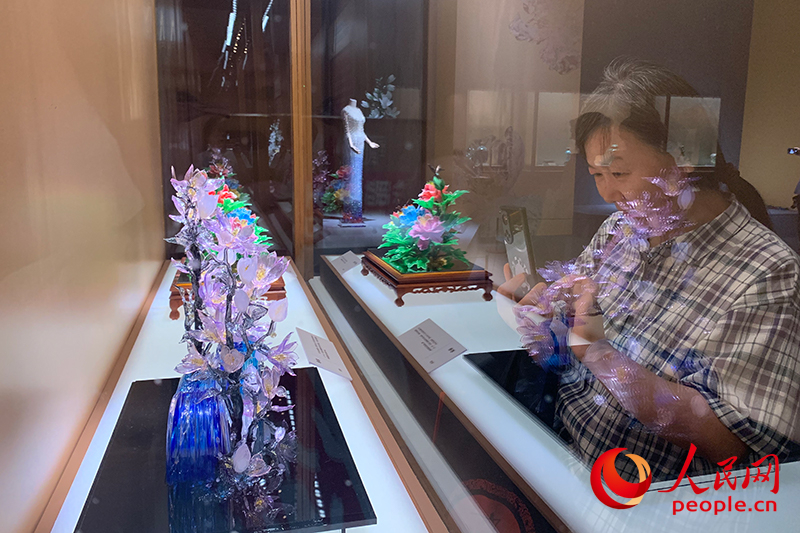 淄博琉璃艺术展。人民网记者 韦衍行摄