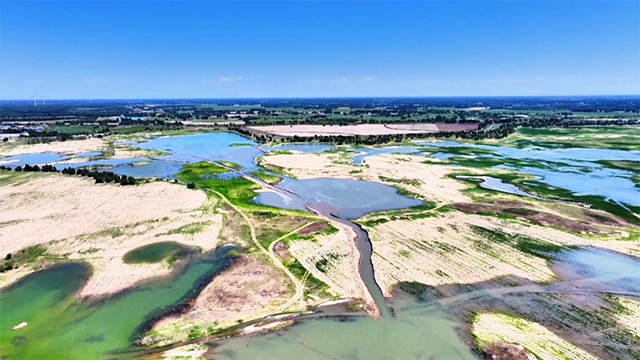 绰尔河水流入莫力庙水库。张珠海摄